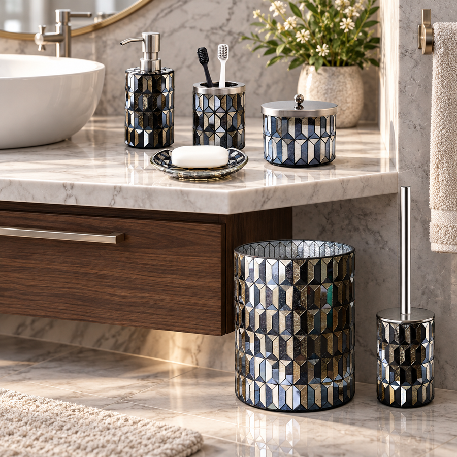 Black & Gold – Bold Luxury