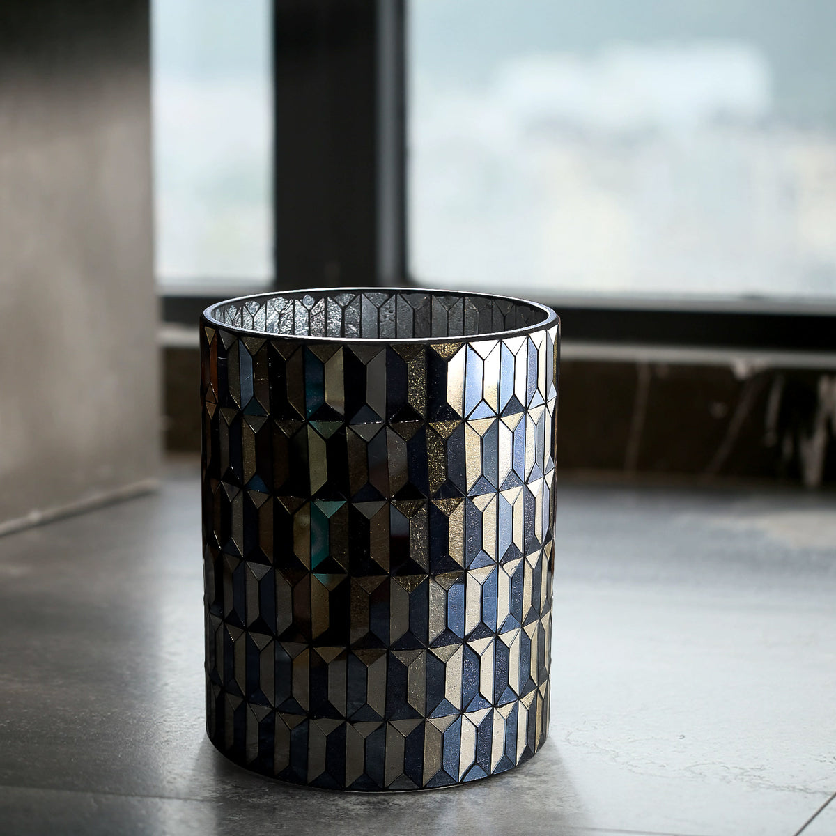 Modern Black & Gold Mosaic Bathroom Trash Can – 6L