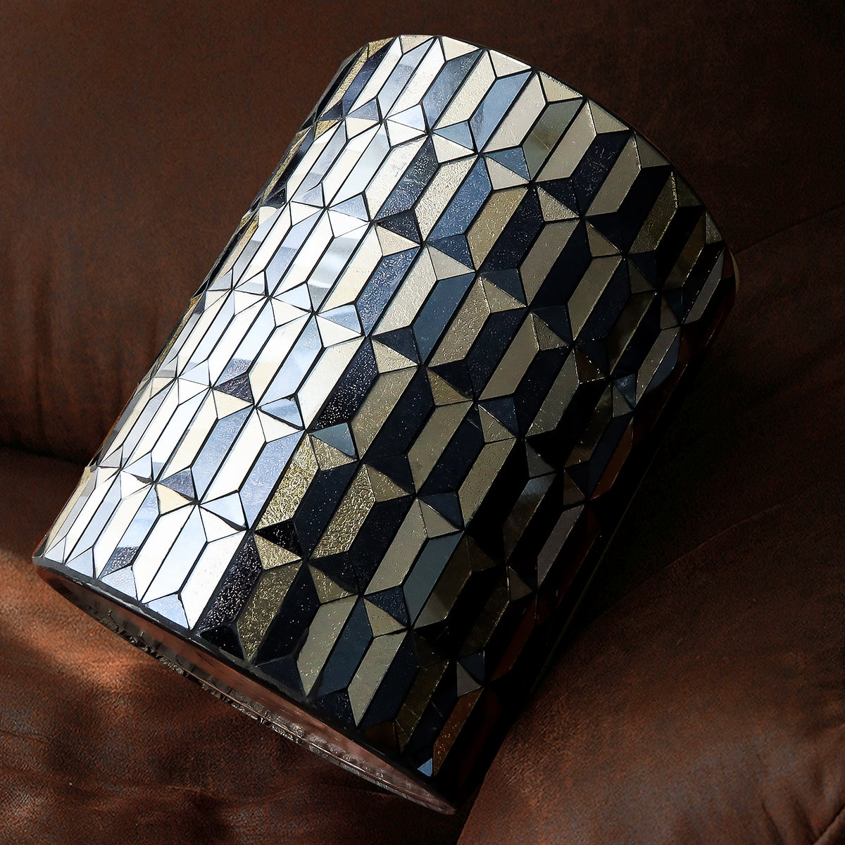 Modern Black & Gold Mosaic Bathroom Trash Can – 6L